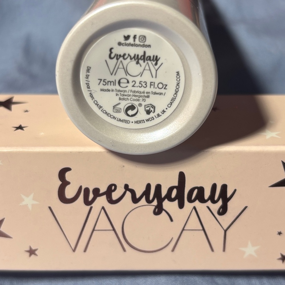 Everyday Vacay Dewy Coconut Setting Mist - White - Picture 8 of 8